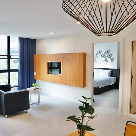 130 Hotel & Residence Бангкок Экстерьер фото